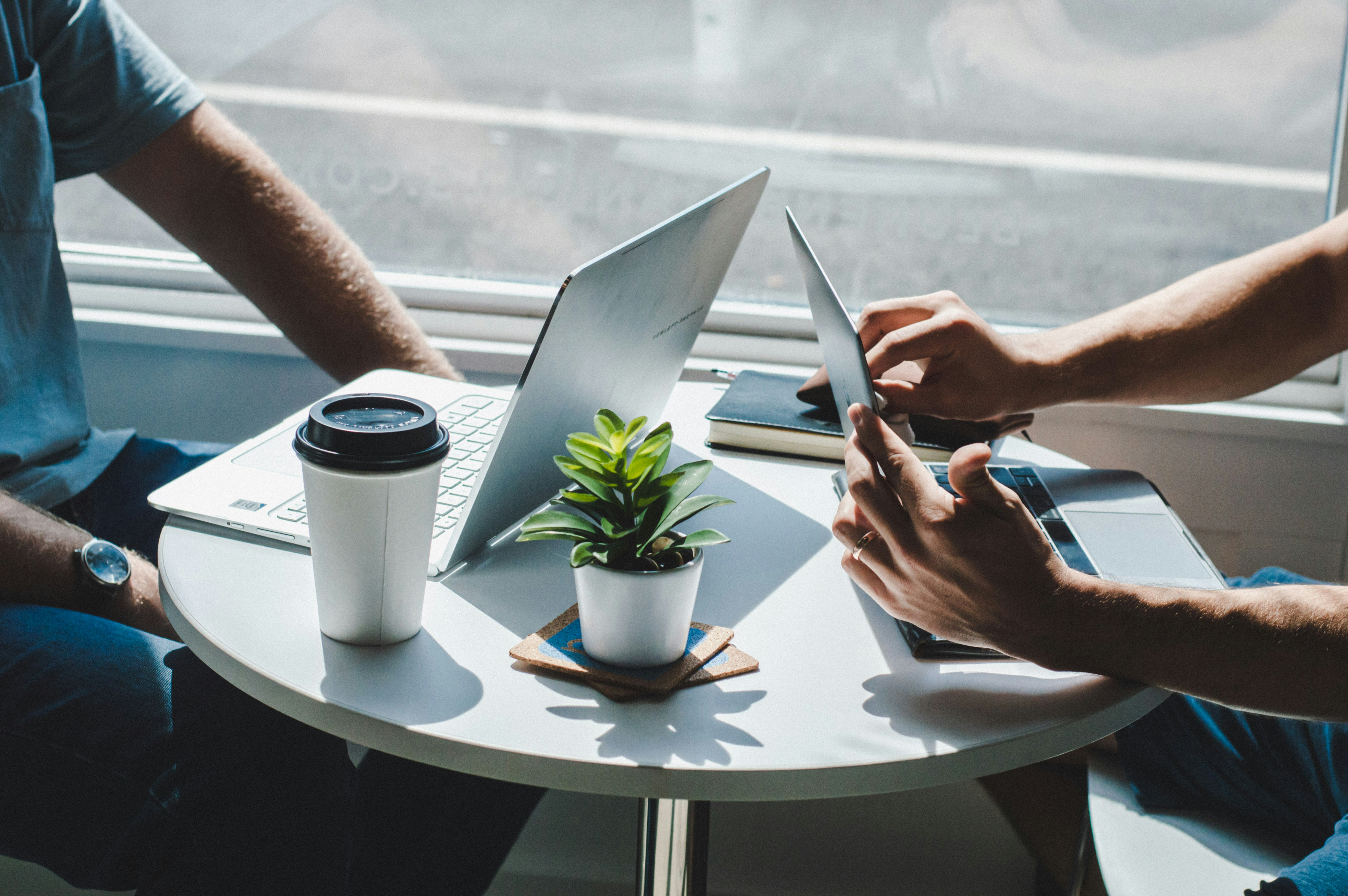 Emprendedores en sesión de trabajo